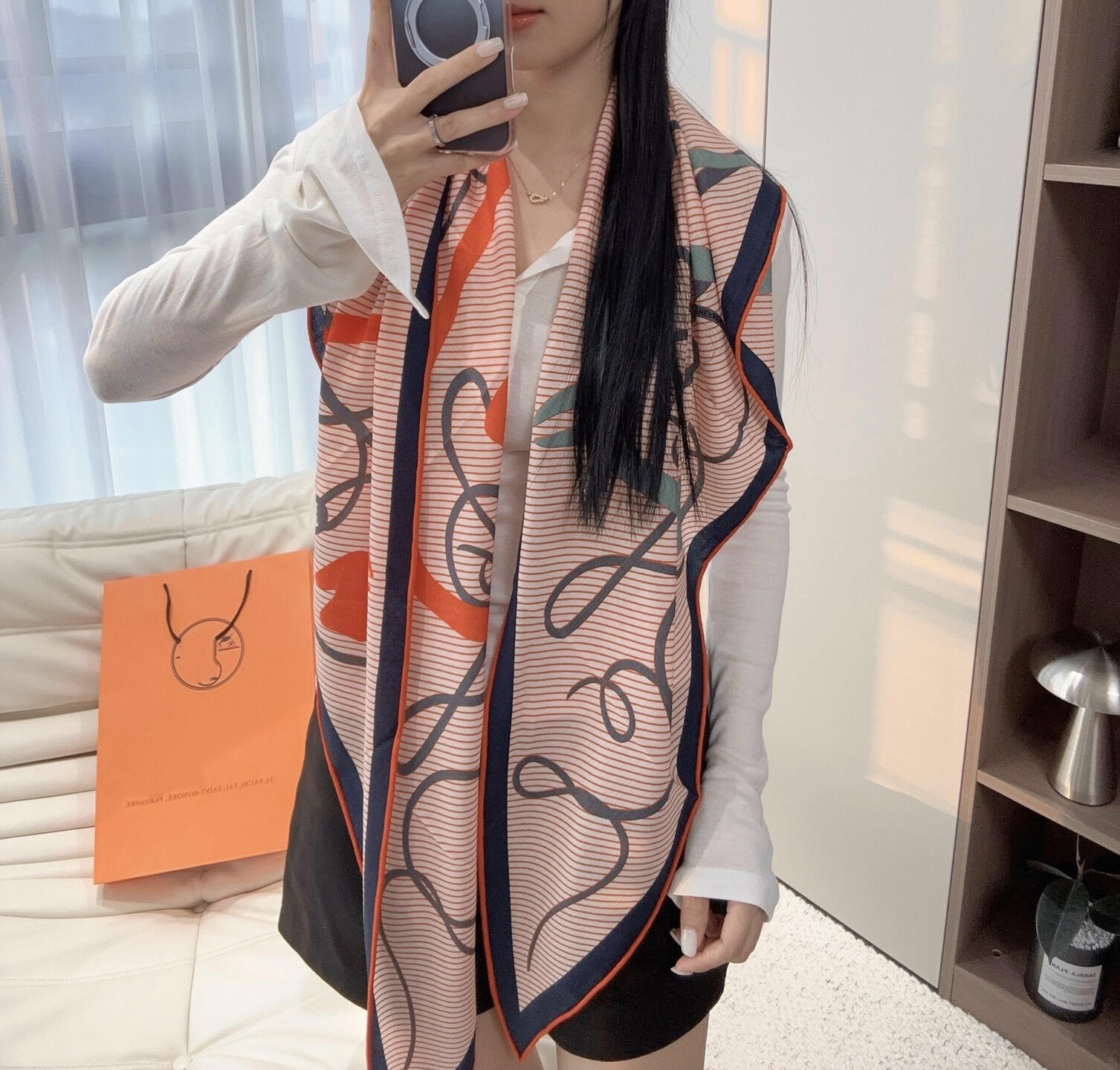 26ss H brand designer silk cashmere Triangle high end color matching double sided printed hand rolled edge large shawl velvet triangle scarf gift