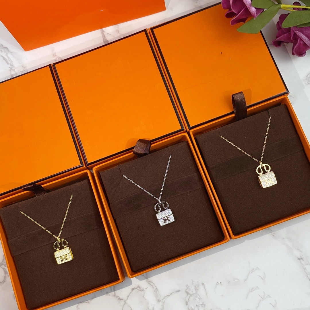 Necklaces women's Designer necklaces for woman luxurious necklace Pendant jewelry - lightweight luxury high-profile thick gold H-letter enamel