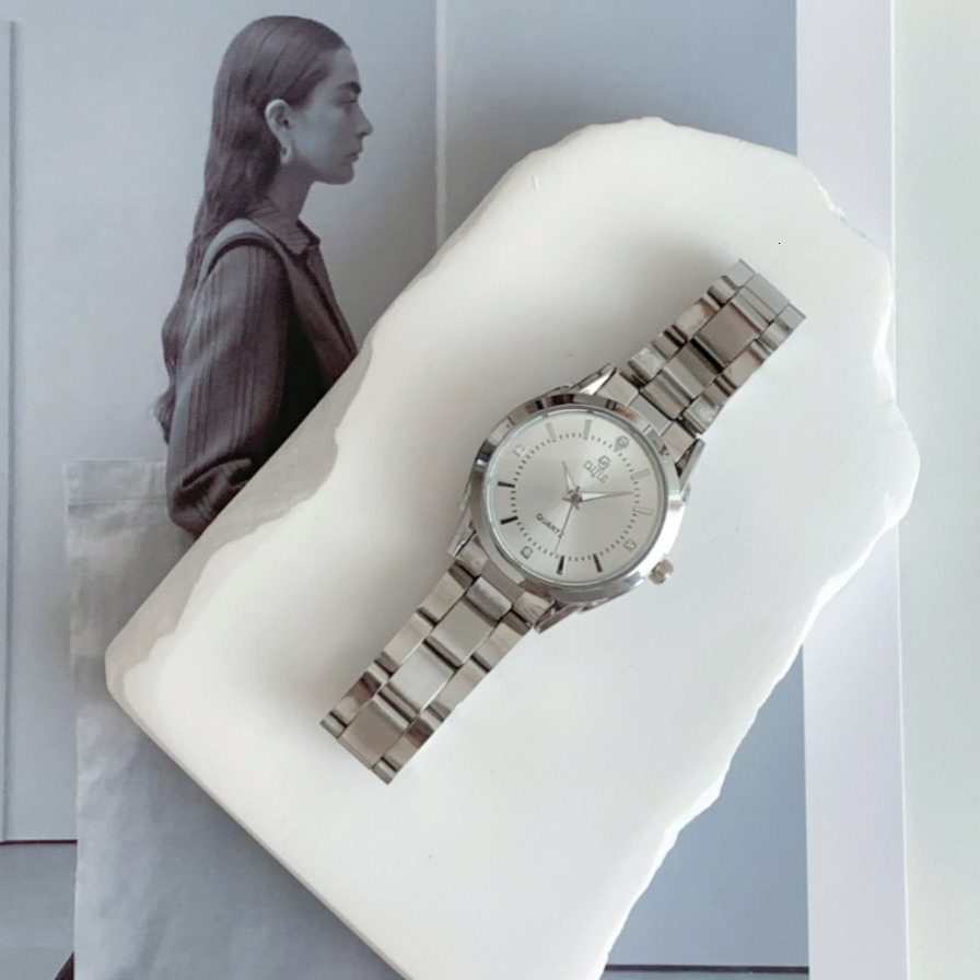 Wrist Watch Light Luxury High-End Simple Exquisite Rhinestone Inlaid Creative Casual Women's Niche Tiktok Unisex Quartz mul ljh586