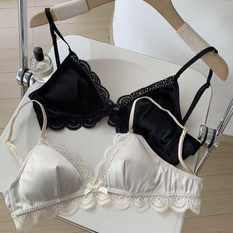 Korean Style Triangle Cup Bow Lace for Women Small Chest Satin Underwear Sweet Breathable Comfortable Soft Bra dongdumaoyi