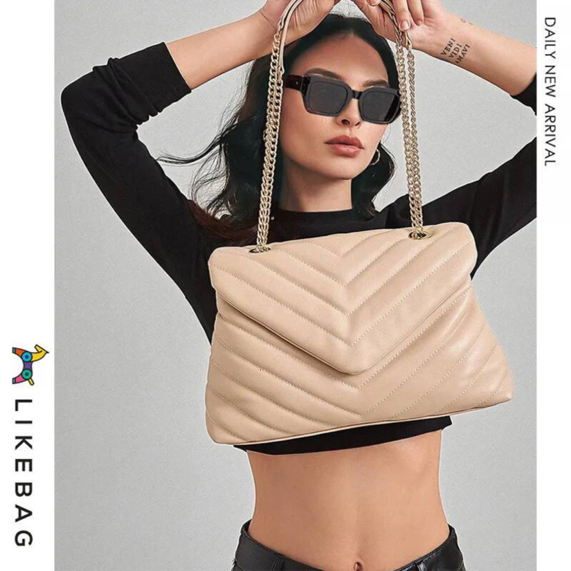 Women New Design Crescent Shoulder Crossbody Bag Soft Handbag Metal Embroidery Dia Checker Pattern Lightweight Designer Blogger Daily Shopping Casua