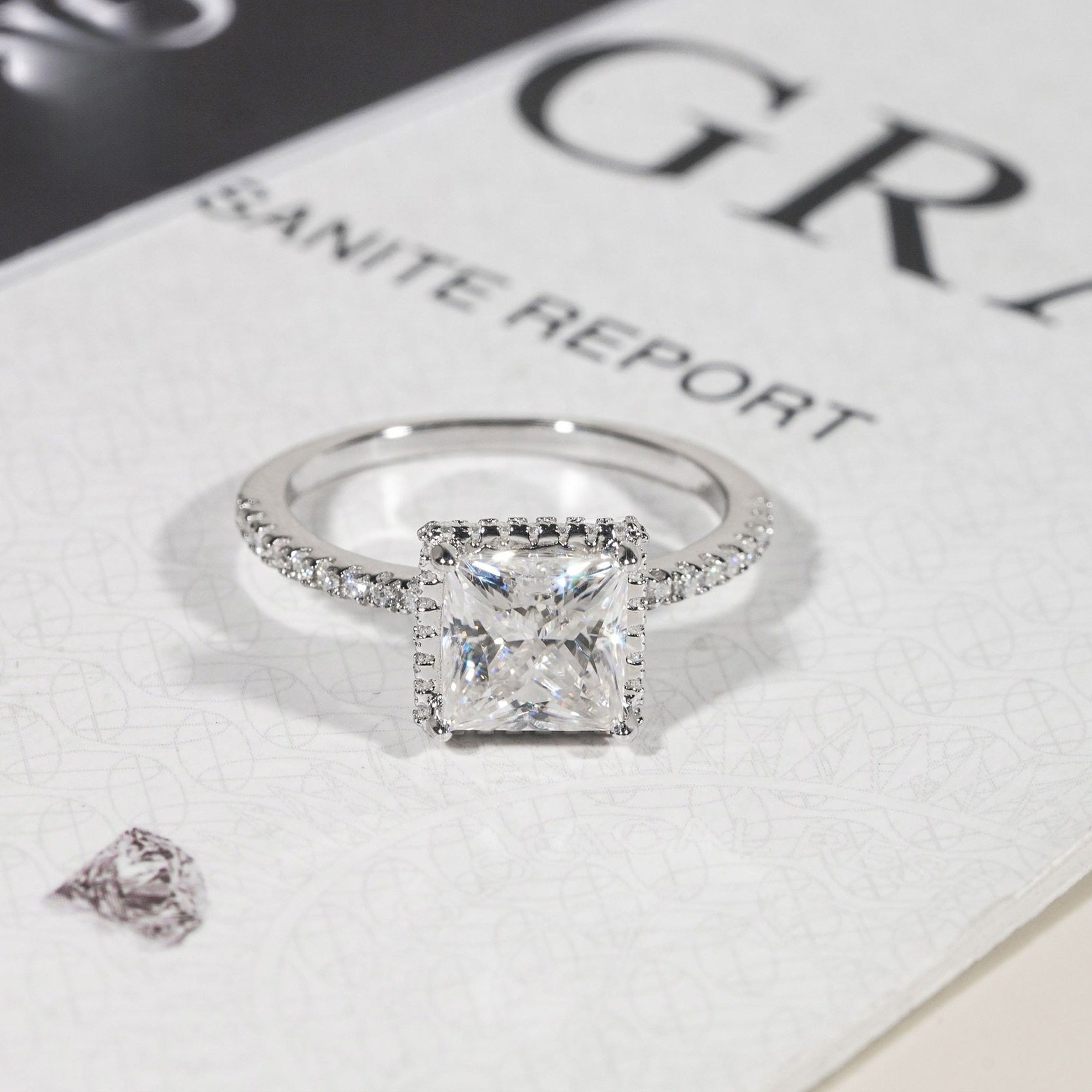 Drill Hair New S925 Sterling Silver 2 ct Princess Cut Moissanite Women's Engagement Ring Wholesale