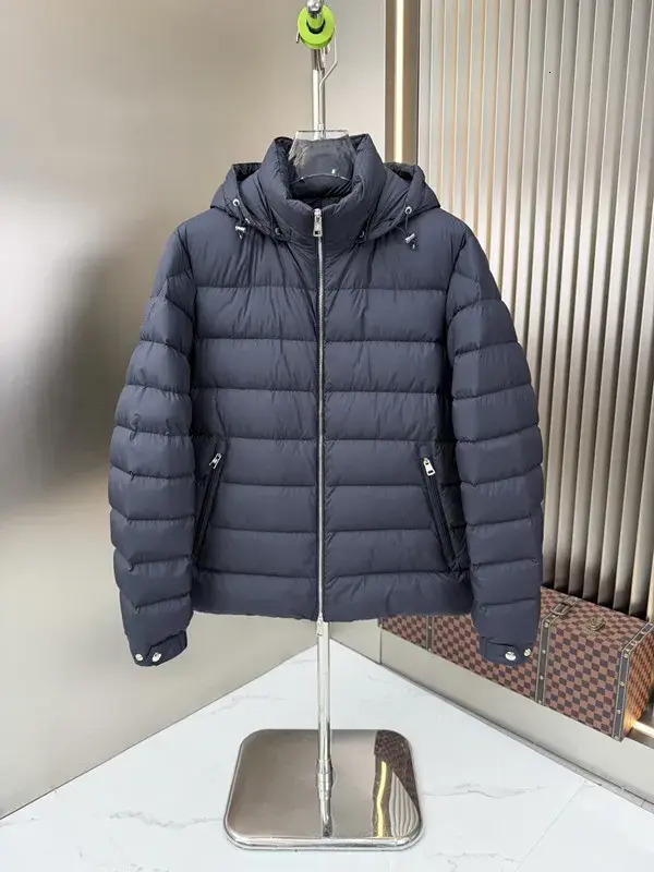 Men Down Jacket 2026 Autumn puffer Winter Down Men's Jackets Zipper Hooded Striped Print Thick Pockets Man's Coats Short Outwears MKMHMD C