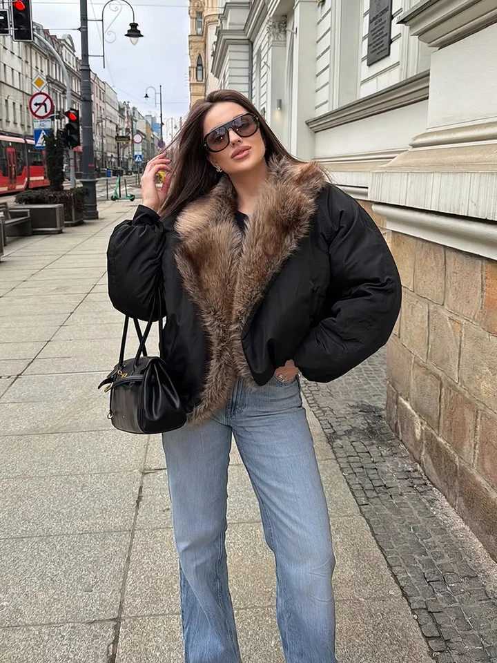 Women's Down Parkas Faux Fur Women's Jacket Big Lapel Full Sleeve Loose Female Short Coat 2026 Winter Warm Street Oversized Fashion Lady O
