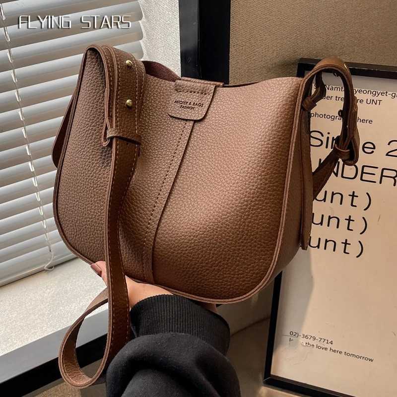 Shoulder Bags FLYING STARS Soft Leather Bag For Women Fashion Commuting Shoulder Crossbody Bag Large Capacity Casual Bucket Bag H261016