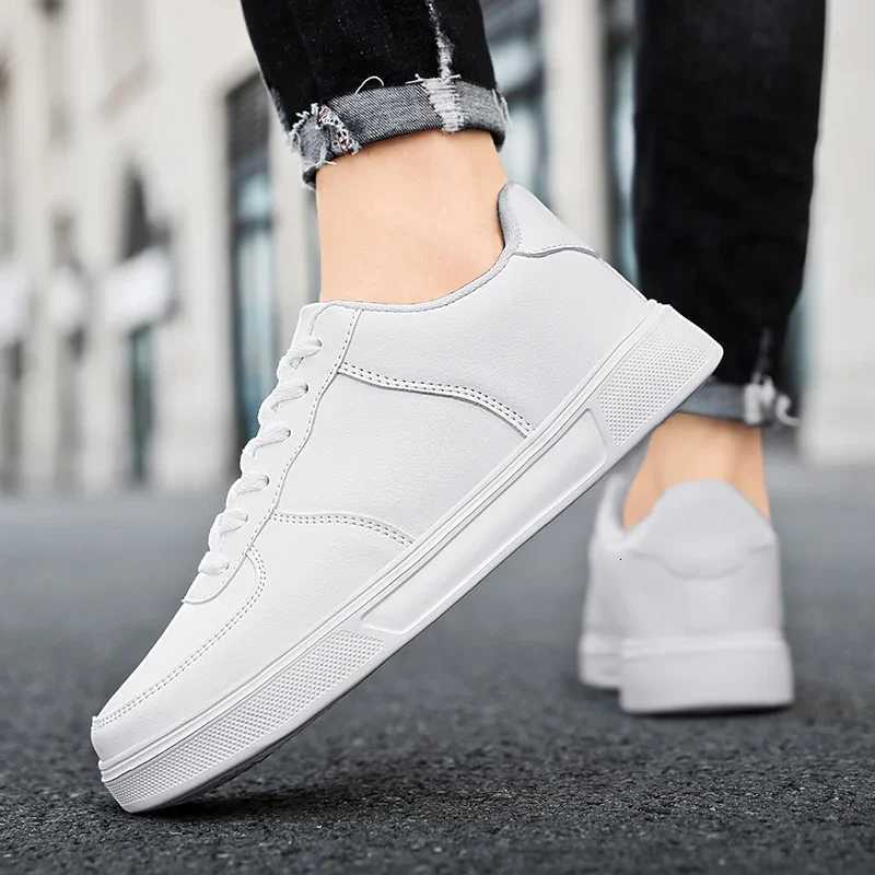 Casual Shoes Fashion White Men casual Sneakers Breathable Comfortable Outdoor Running Shoes Leather Tennis Shoes Couple Footwear Size 36-47 H261016