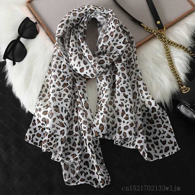 2023 Fashion Printed Leopard Chiffon Hijab Scarf Women Pareo Lady Bandanas Beach Towels Summer Muslim Veil Wrap Female Foulard S2610173XKC