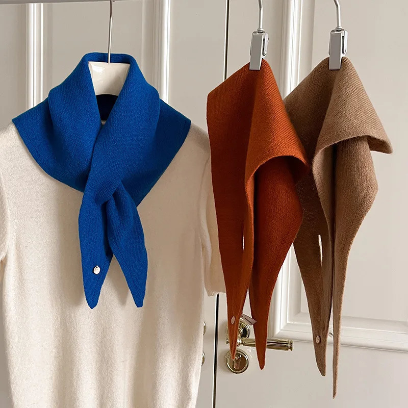 100% Wool British Knitted Triangle Scarf Niche Triangular Scarf Women Headscarf Winter Scarf Multifunctional Warm Knitted Scarf 261017