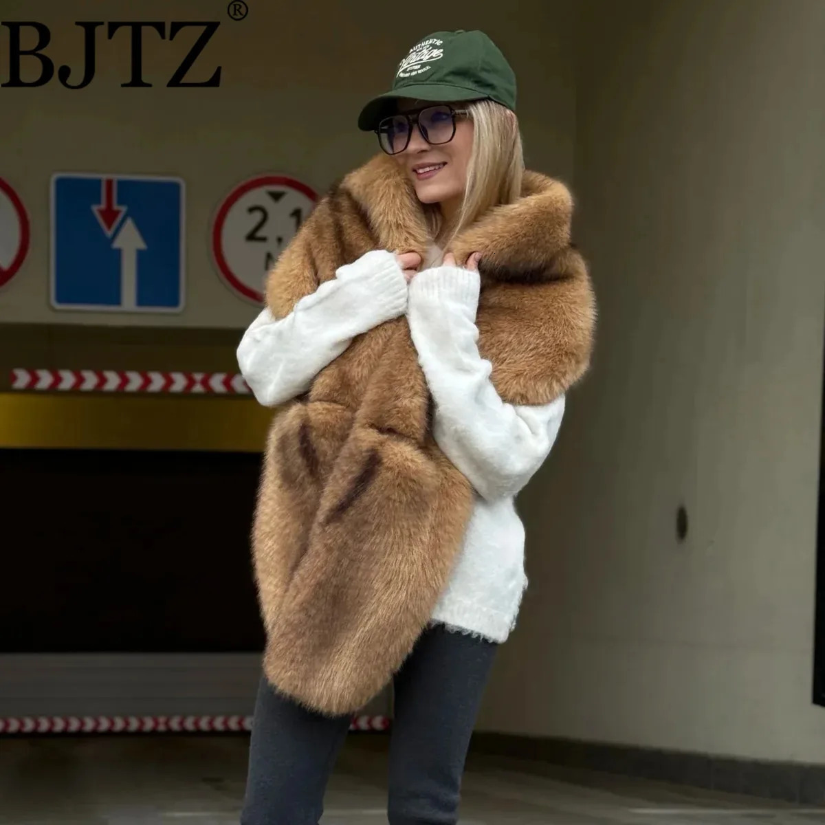 BJTZ Womens Winter Hooded Scarf Mink Velvet Eco Fur Wrap Warm Thick Faux Fur Neck Warmer 261017