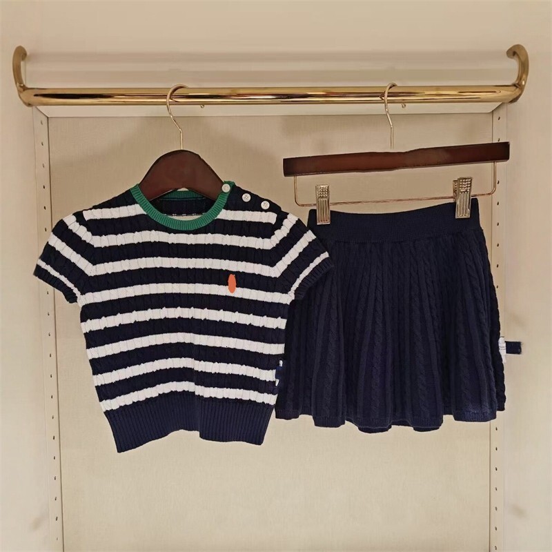 Fashion Kids Designer Clothes Knit Sweater Two Piece Set Baby Girls Cardigan Top And Cute Pleated Skirt Stylish Korean Childrens Clothing Sets