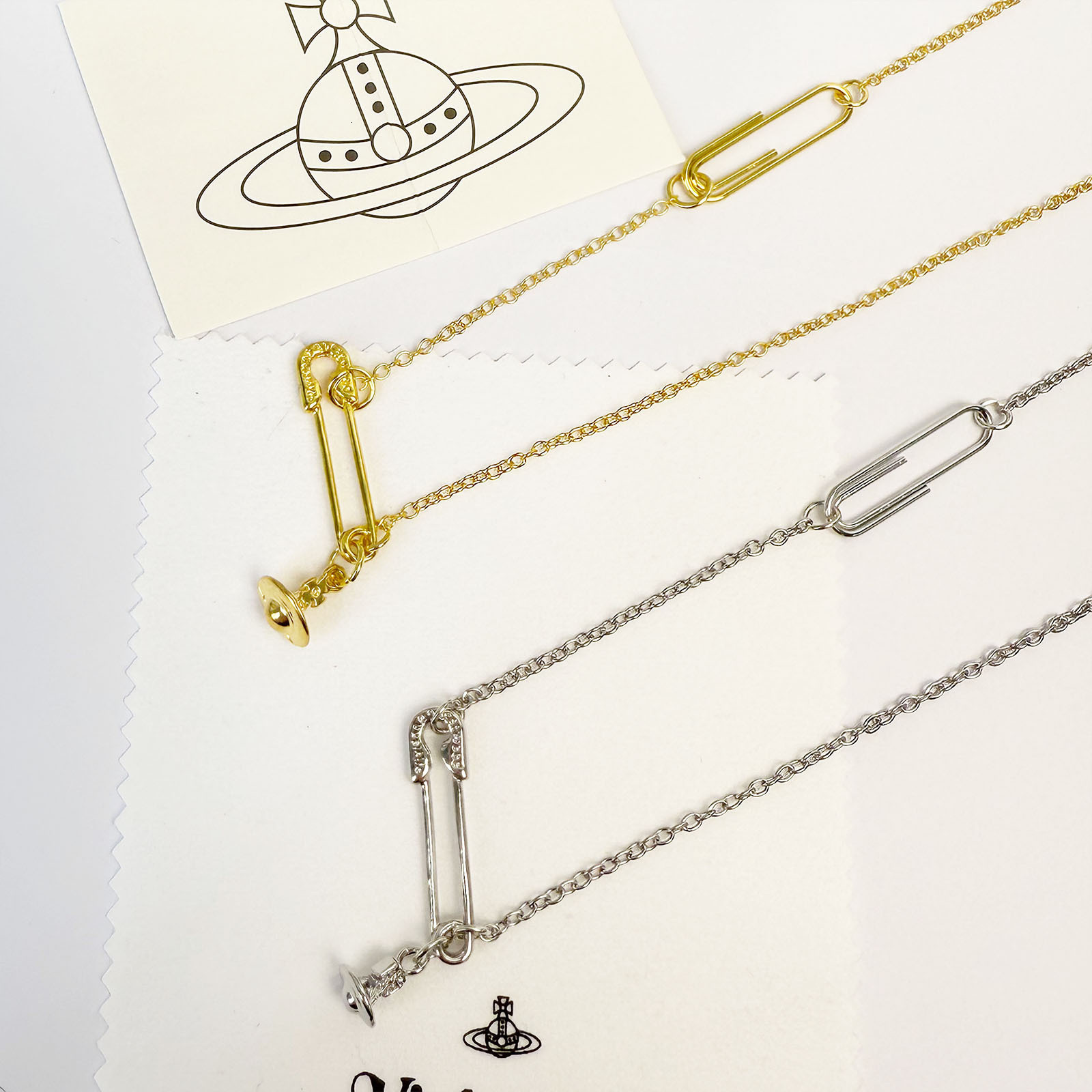 necklace Xijia's new Saturn pin necklace for women, with a paperclip design, 3D small planet pendant, versatile collarbone and sweater chain
