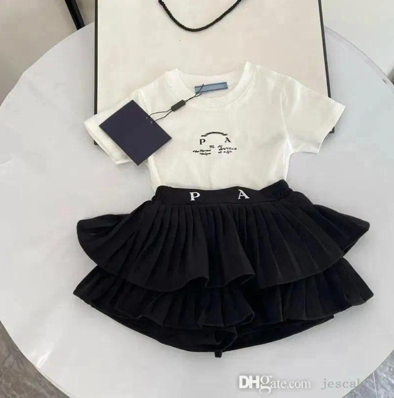 Summer Kids Designer Clothes Cute Two Piece Skirt Set Baby Girls Children Clothing Dresses Sets Short Sleeve Pullover T-shirt Dress AAA