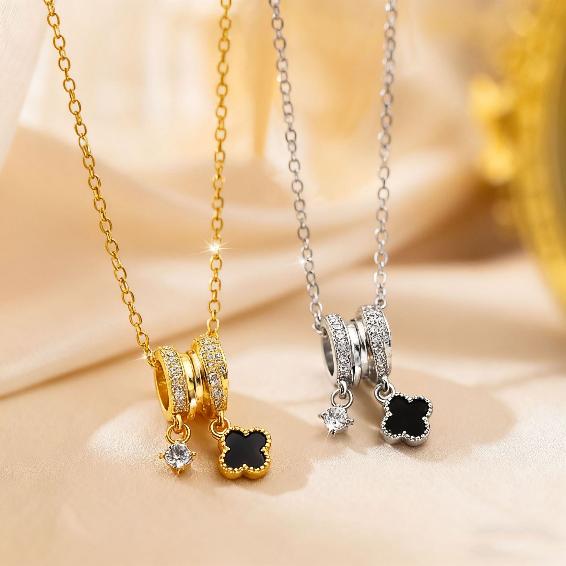 Lucky Four-Leaf Clover Full Micro Inlay Necklace For Women, Light Luxury, Exquisite, High-End Feel, Versatile New Flower Sparkling Diamond Collarbon