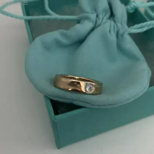 gg ring Silver Designer Love Ring High Quality Titanium Steel Heart Couples Wedding Rings For Men And Women Wdding Jwlry Lady Party Gift Size 6 7 8