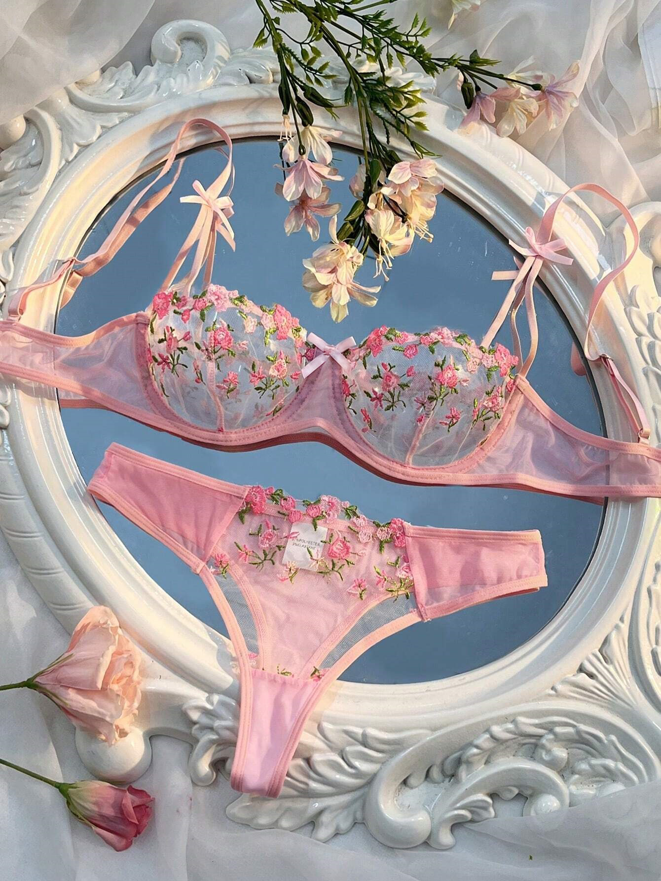 Sexy Lingerie Women Thin Transparent Lace See Through Female Erotic Underwear Bra And Panty Set Sleepwear Suit Embroidery Floral dongdumaoyi