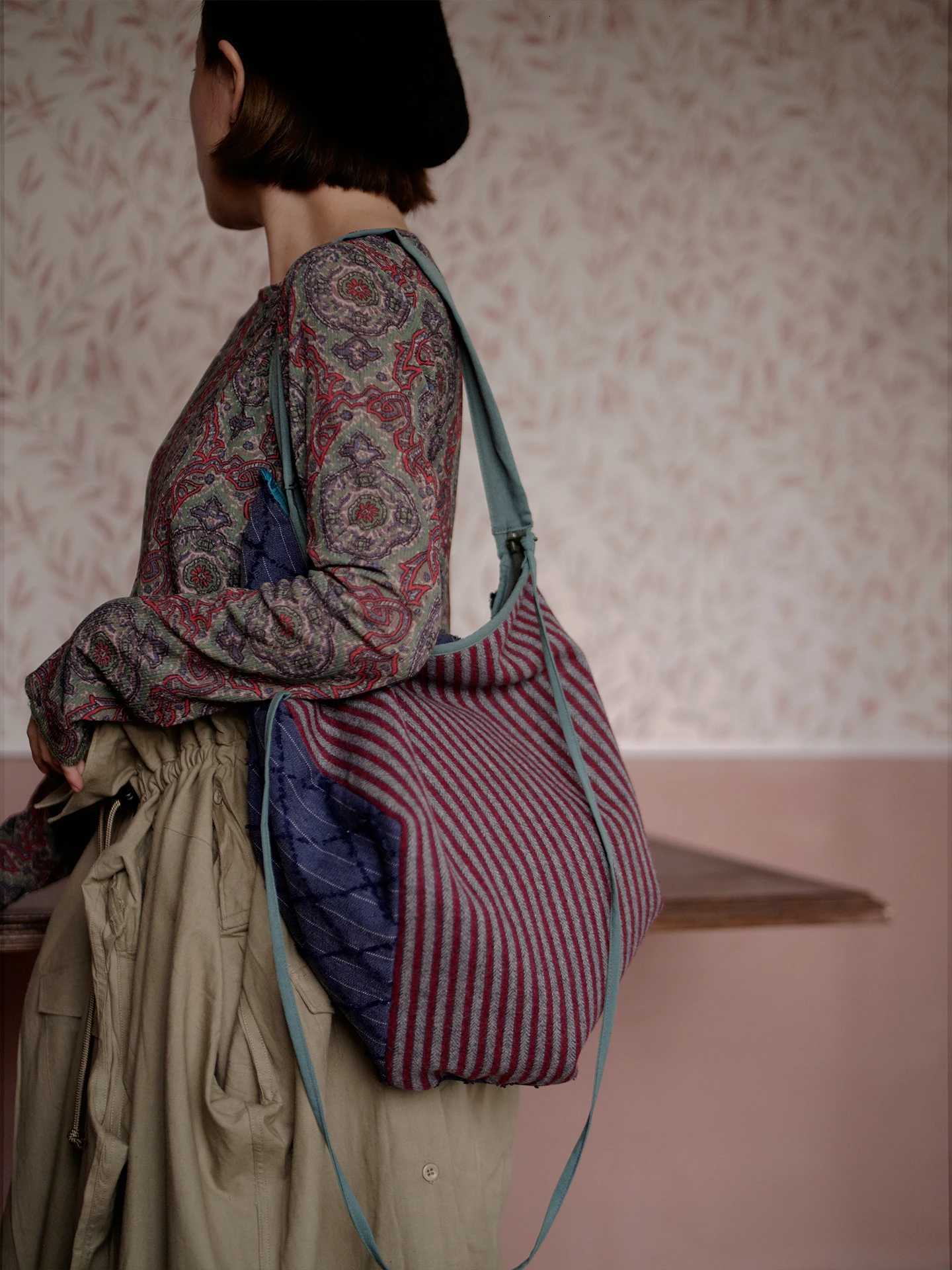 Evening Bags Autumn / Winter New Striped Contrast Color Woolen Single Shoulder Bag Personalized Bucket Type Messenger Bag Tide H261016