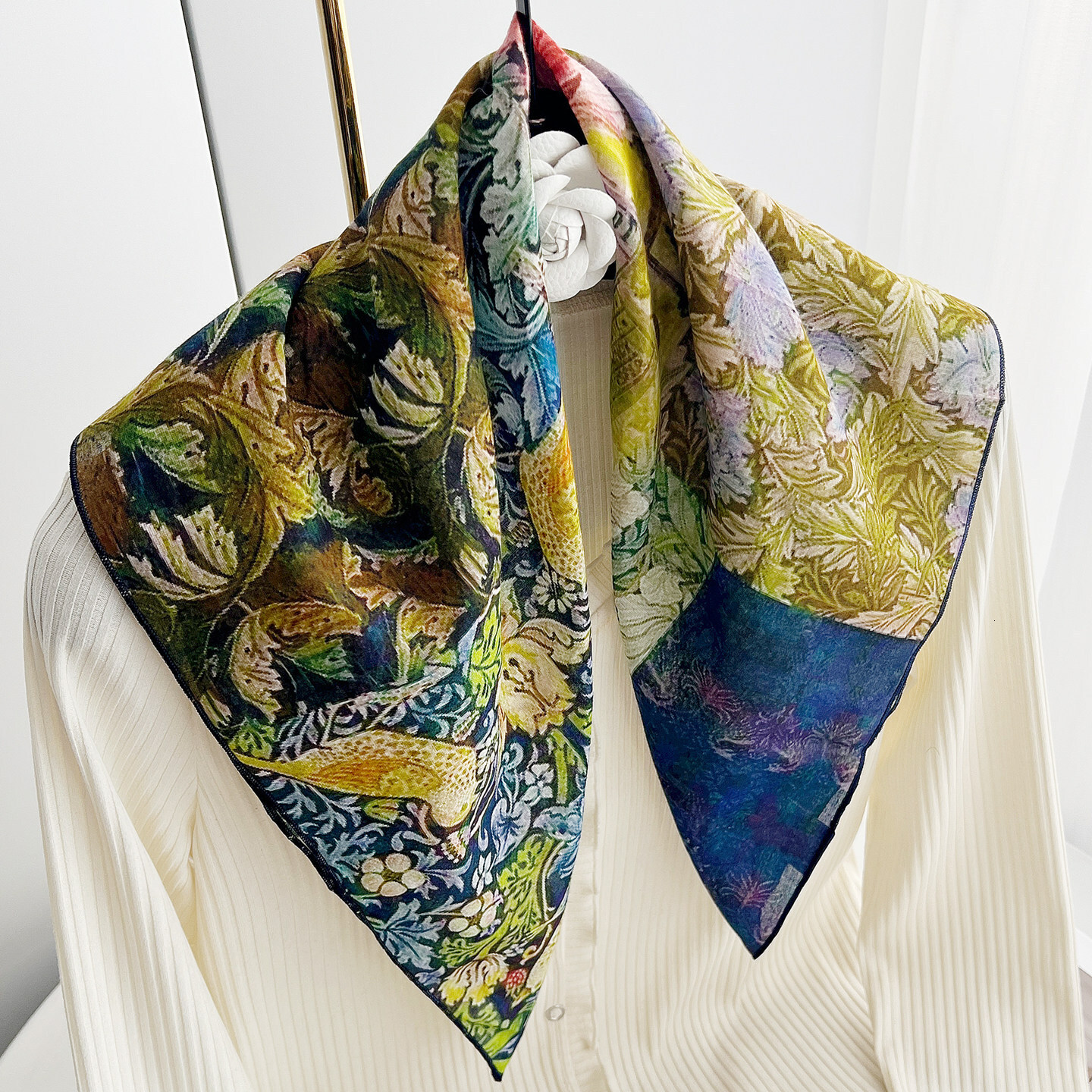 French-Style Yellow Oil Painting Print, 70% Cotton, Small Square Women's Korean-Style Spring/Autumn Decorative Elegant Neck Scarf, Thin And Lig