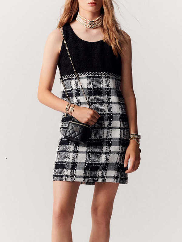 Basic & Casual Dresses Designer Spring and summer luxury dress for women, short sleeveless A-line, elegant black and white plaid color-block vest dr
