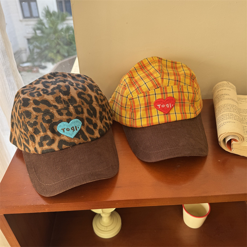Koreanstyle new heartembroidered yellow plaid patchwork baseball cap women retro faceslimming suitable for autumn and winter