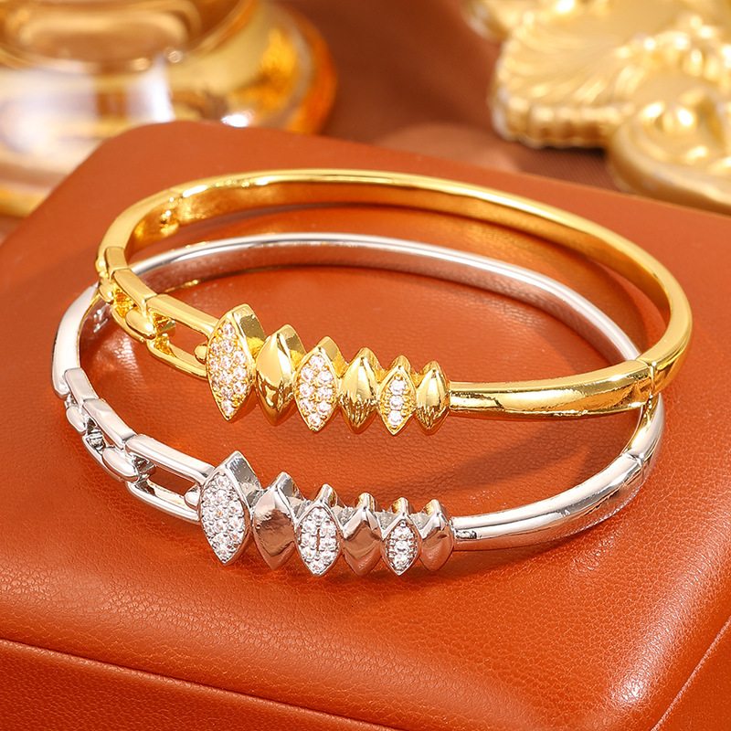 Gold-Plated Copper Diamond-Studded Open For Women, Popular Cross-Border Luxury Item That DoesnT Fade, And A Fashionable Cubic Zirconia Bracelet