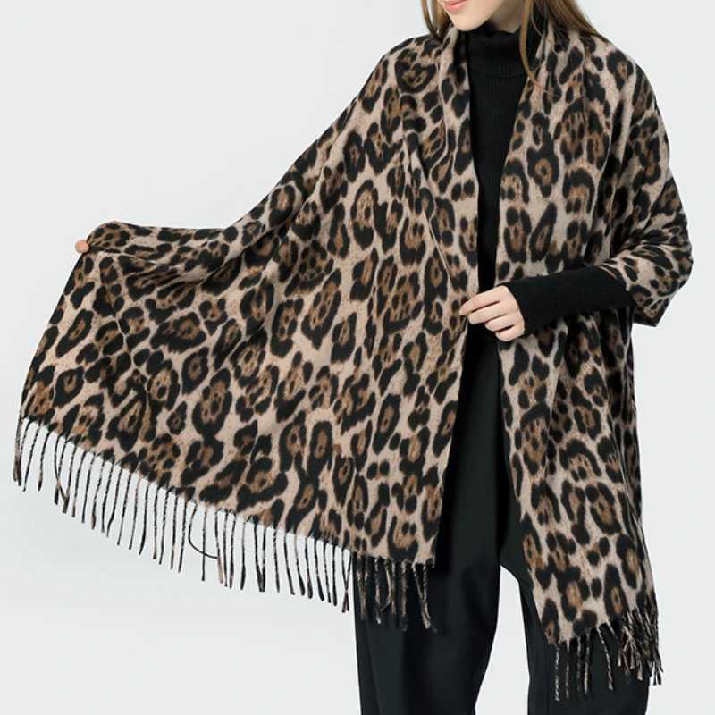 2023 New Designer Leopard Scarf Winter Warm Pashmina Shawl Luxury Cashmere Wraps Fashion Women Long Blankets Scarves Fringes S261017CCHD