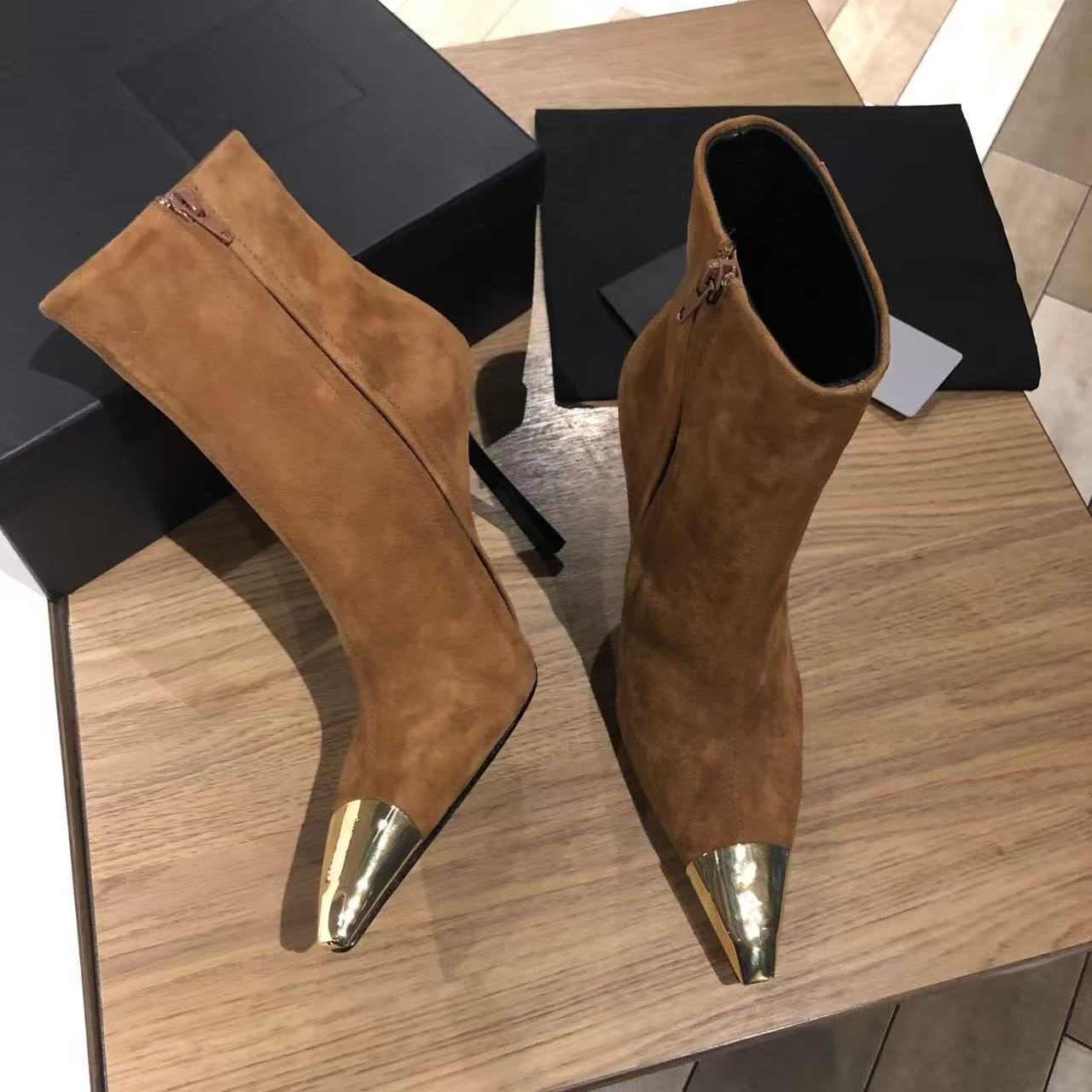 Ashleys Booties In Suede Designer Women Letter Metal Longated Pointed Toe Ankle Boots Calfskin Side Zip Closure Stiletto Heel Shoes Best Quality