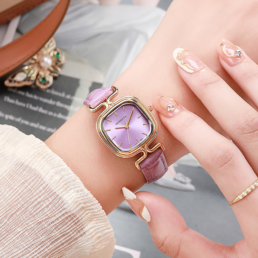 ist Watch New quartz Popular Korean Retro Compact Women's Belt Watch, Fashionable And Simple Versatile Quartz Watch Ladies ljh654