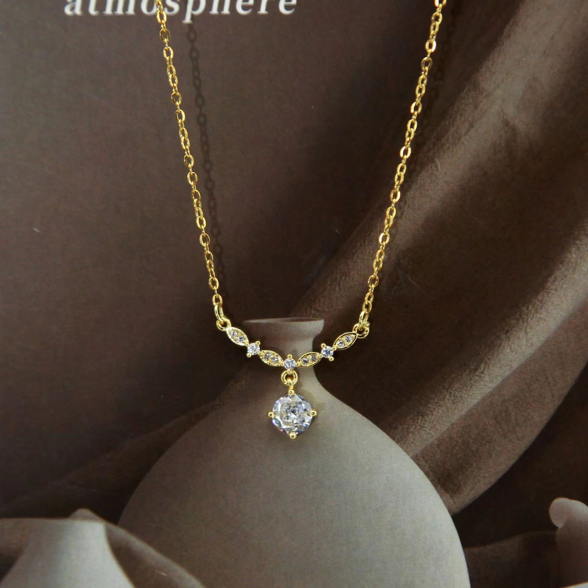 French-Style Light Luxury Sparkling Water Drop Full-Diamond Micro-Inlaid Necklace For Women, Fashionable Versatile, Ultra-Fairy, Exquisite And Sophi