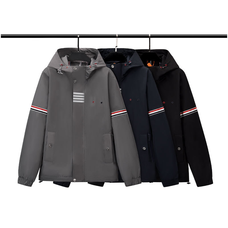 Outdoor Windbreaker Jacket for Spring Autumn Wind Resistant Water Repellent Coat with Lining Reflective Detail Hiking Travel Outer Jacket