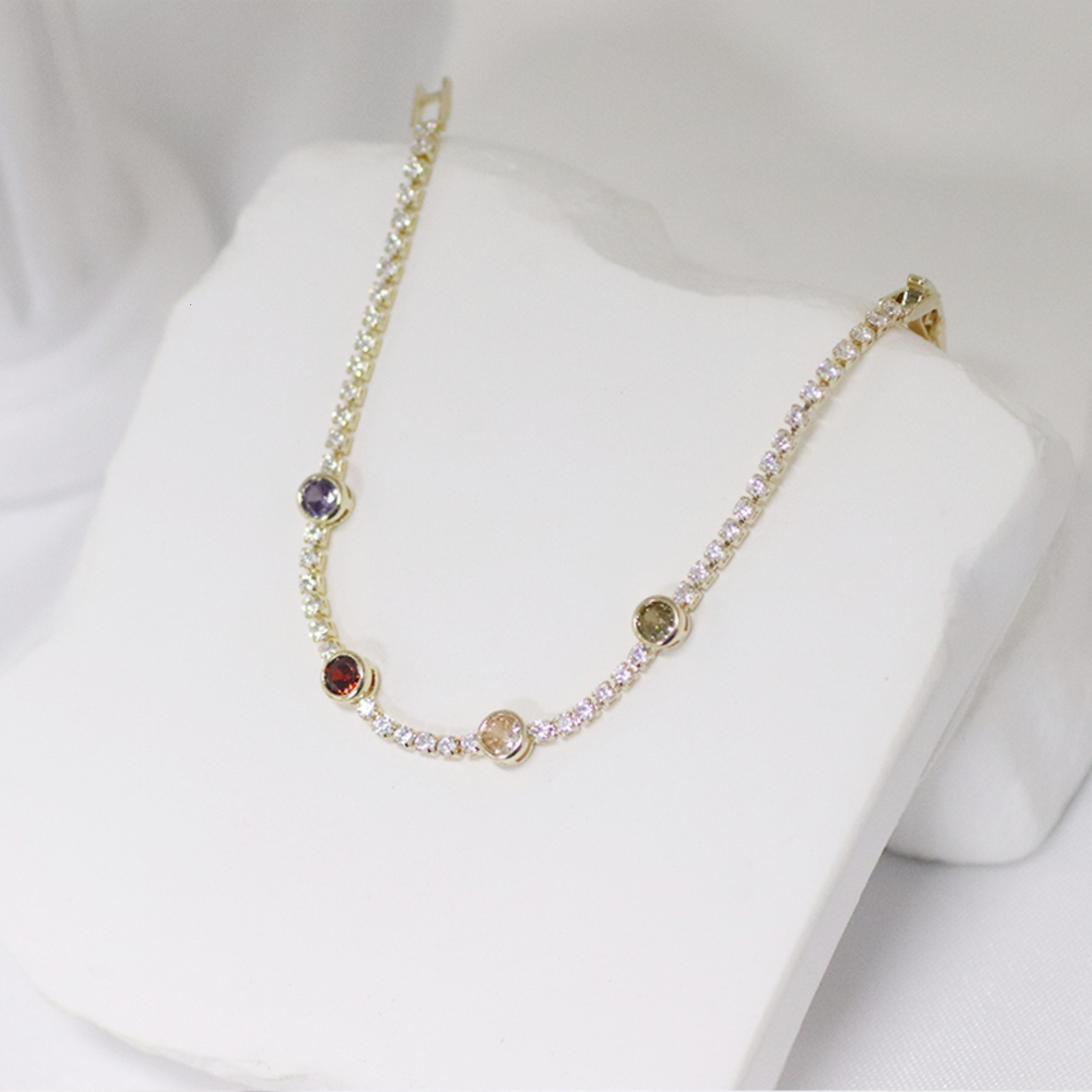 European American Amazon Bestsellers: Dotted Cubic Zirconia Round Mixed-Color Gold-Plated Copper Bracelet, Niche, Light Luxury, And High-End Design