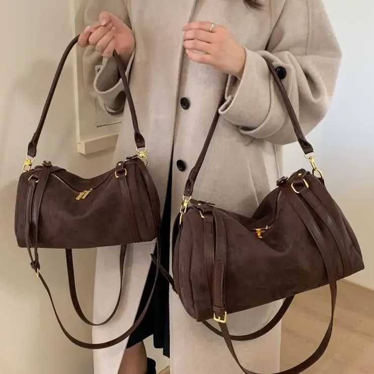 Cross Body Suede Boston Bag Women Large Capacity Simple Casual Shoulder Bag Ladies Lightweight Commute Versatile Crossbody Bags Chic H261016