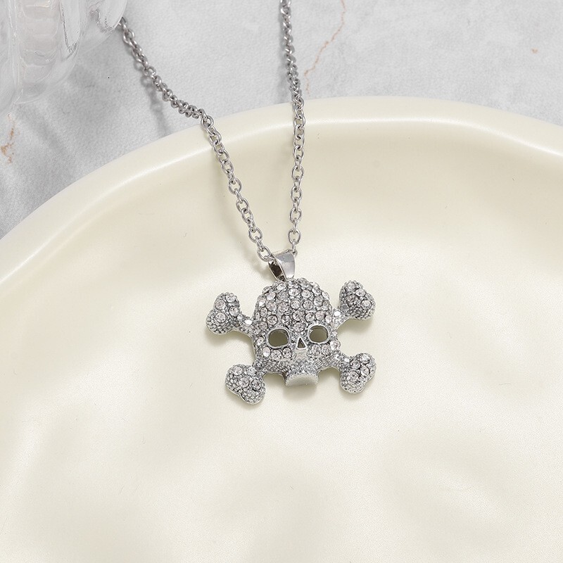 necklace New style, full-diamond skull pendant necklace, punk-style, trendy sweater lightweight and elegant clavicle chain, unisex