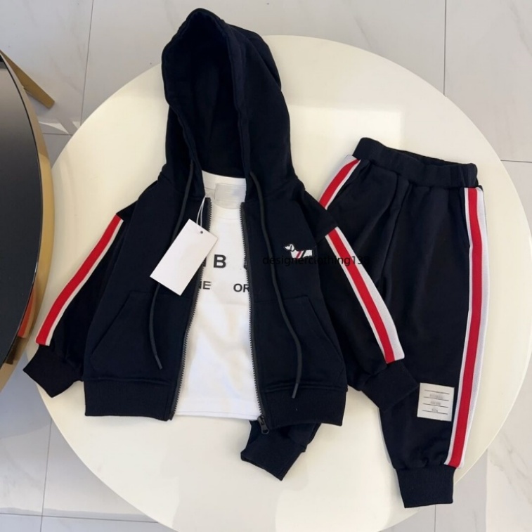The latest design 2026 long sleeved white base shirt black suit pure cotton zipper hooded sweatshirt pure cotton pants a casual and fashionable thre