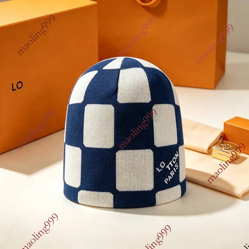 luxury designer beanie women men New grid two sided letters hat brim bonnet classic beautiful fashionable autumn and winter wear