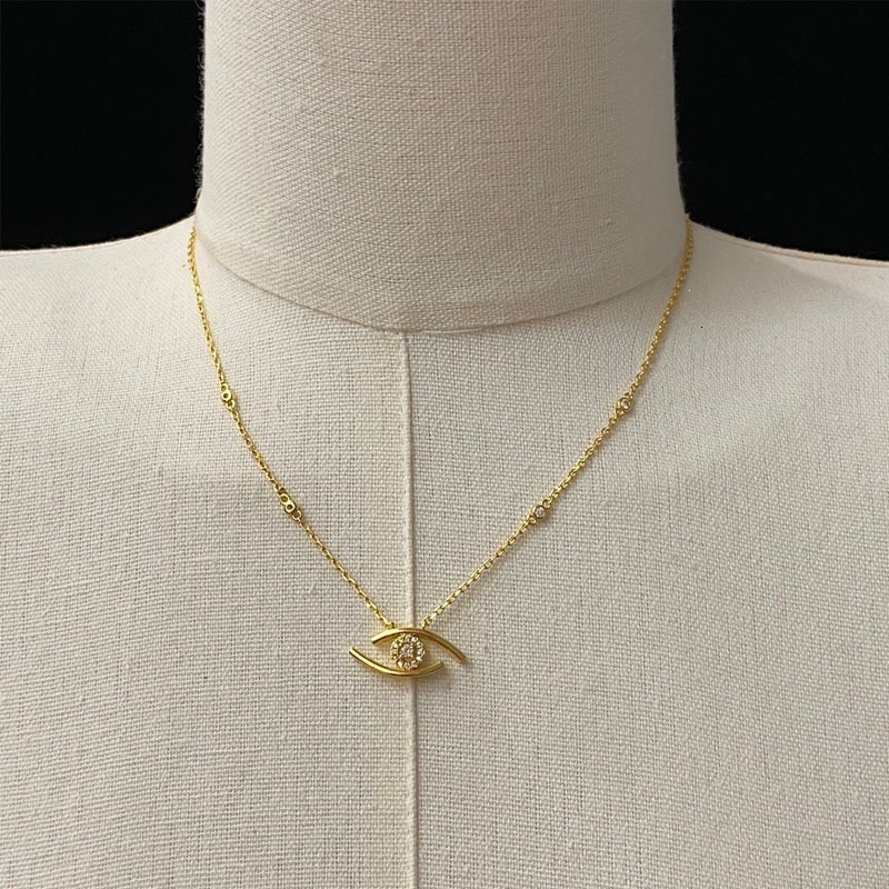 M necklace European and American Mei's Lucky Eye Necklace for Women, French-style Minimalist Niche High-end Design Sliding Clavicle Chain Set