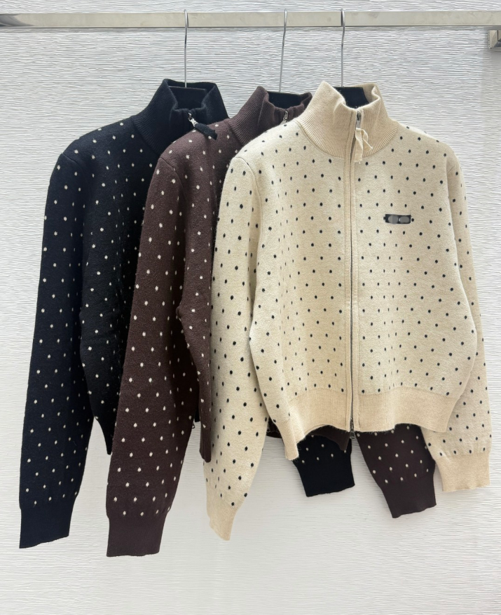 26 women's sweaters with contrasting colors, polka dots, knitted zippers, cardigans, tops, sweaters, age reduction, 1016