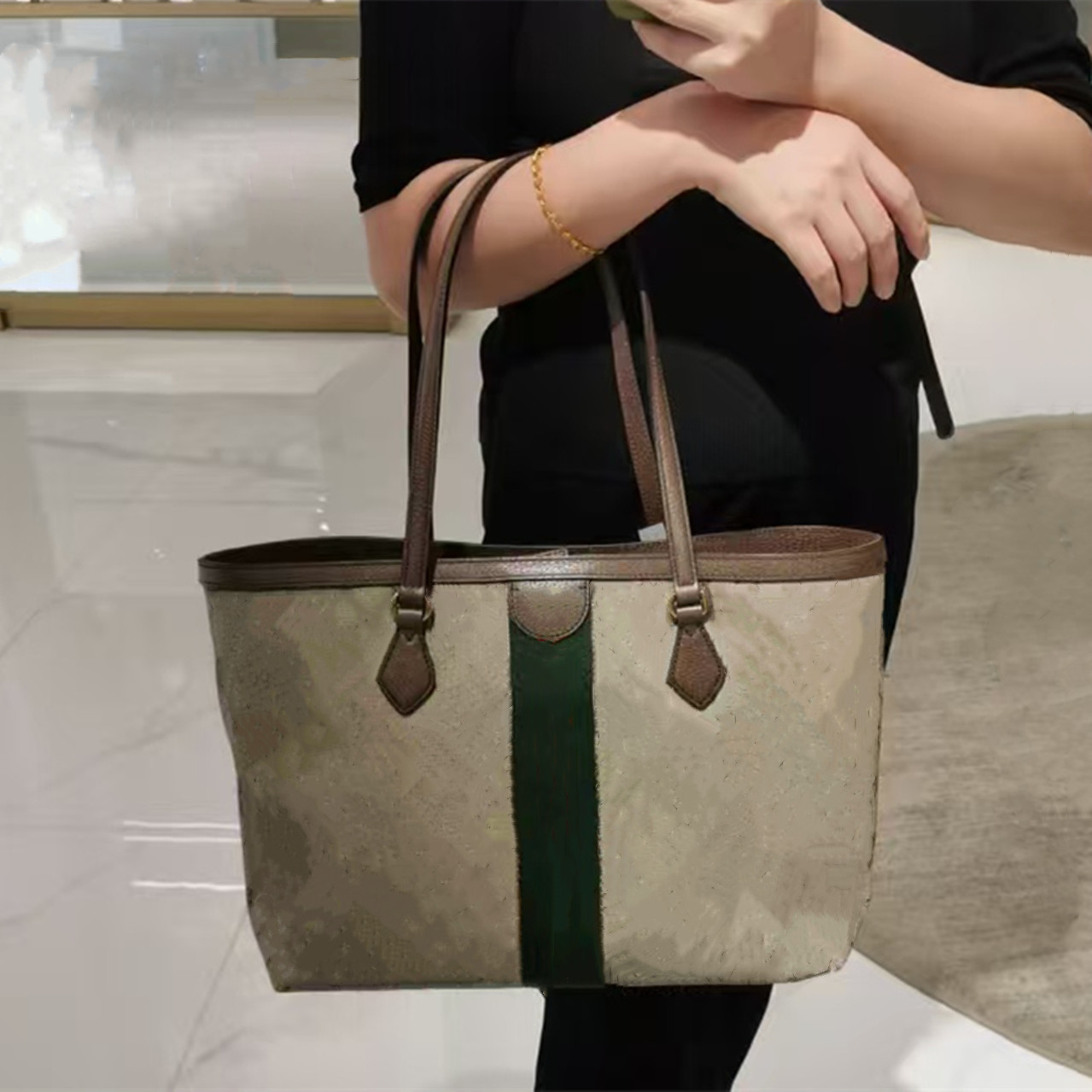 Hot Sale Free Shipping Tote Handbag for Women 930 New Trendy Printed Designer Shoulder Bag Canvas + Cowhide Large Capacity Mom Weekend shopping Comm