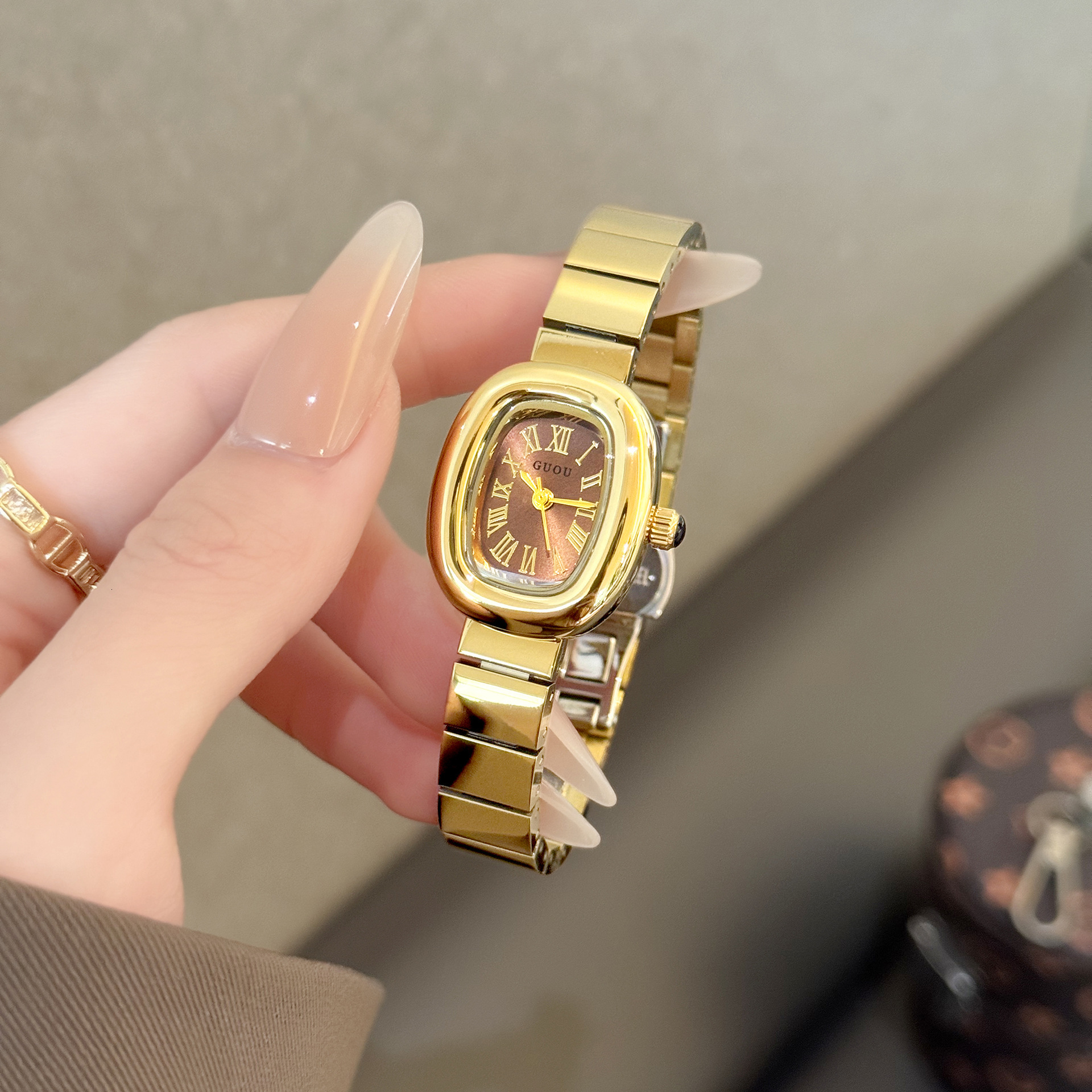 Designer exquisite ladies' wristwatch GUOU's new steel-band women's watch: lightweight luxurious stylish quartz wristwatch with high-