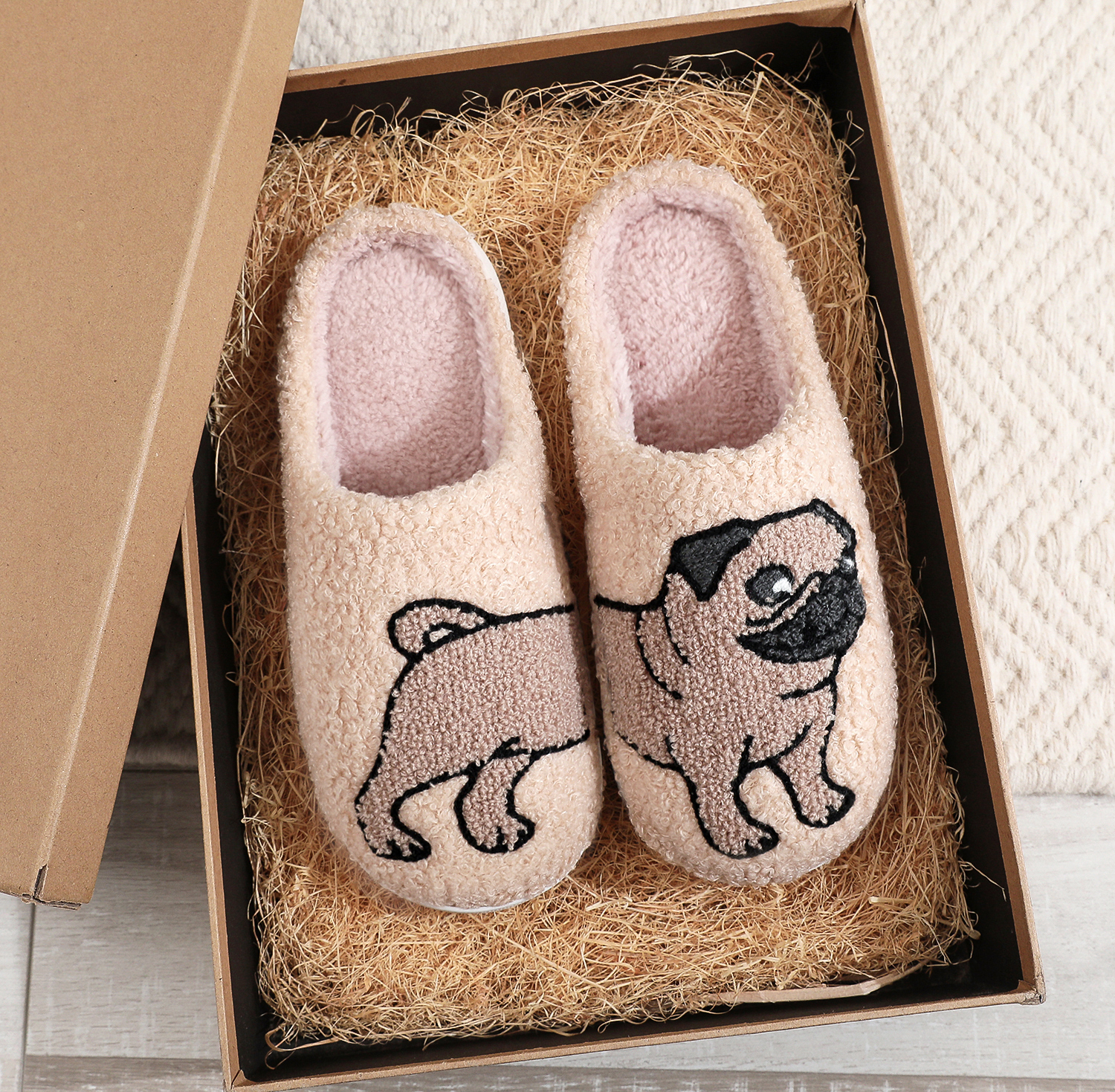 Pattern Pug Embroidered Plush Home Thick-Soled Comfortable Woolen Cotton Cute Warm Non-Slip Indoor Slippers Pet Mom Gifts for Men and Women Can Wear