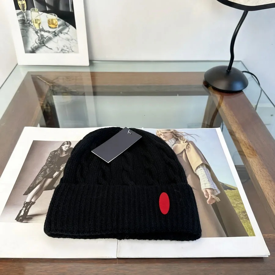 Designer Women Mens Knitting Hat Horse Pattern Versatile Dome High Quality Windproof Warm Knitted Beanie Caps Outdoor AAA