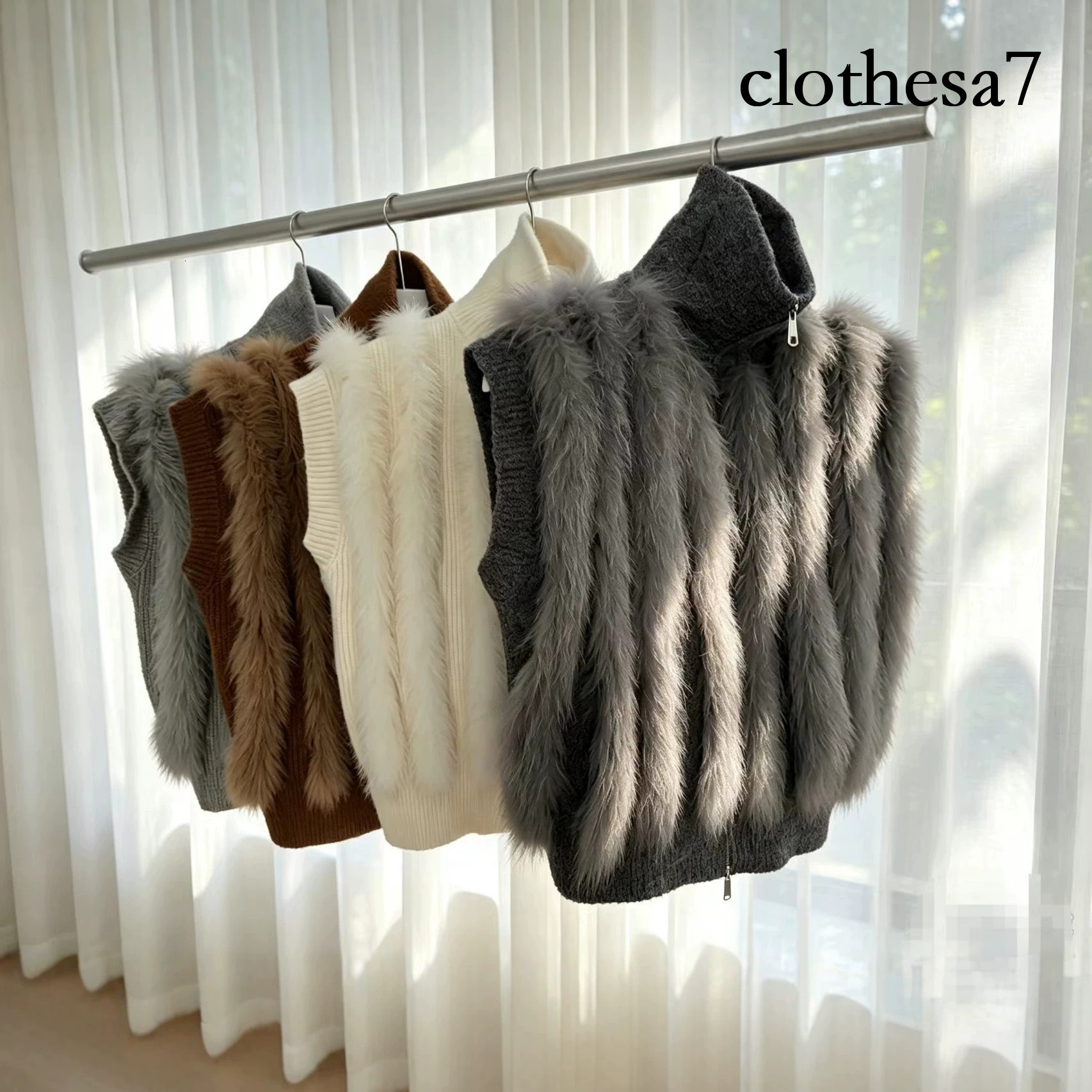 Retro stand-up collar knitted vest fox fur patchwork, stylish and simple autumn design with a zipper
