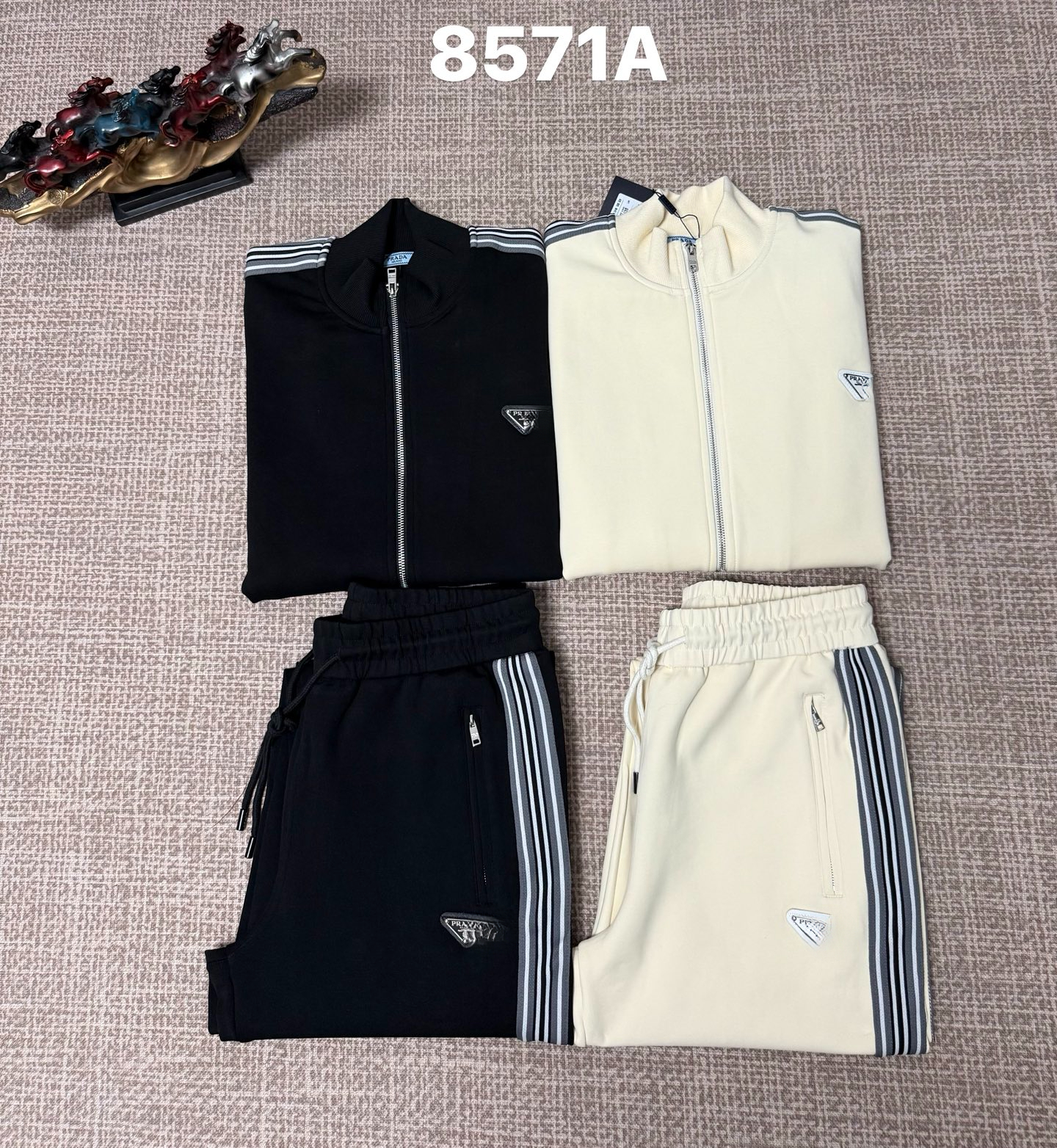 P140, 8571 Unisex Zipper Set, Custom-Made Fabric, Soft Comfortable To The Touch, Iron Plate Craftsmanship, Available In Black And Apricot, Sizes S,