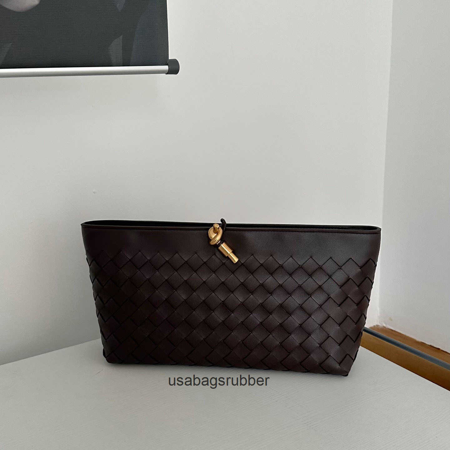 Sleek Designer Style 2026 New Elegant Fashionable Drawstring Bag Cowhide Commuting Simple Versatile Soft Woven Bag