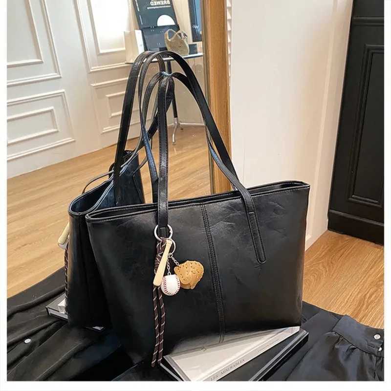 Evening Bags Tote bag women's autumn and winter large-capacity women's bag fashionable and simple shoulder bag oily leather handbag H26101