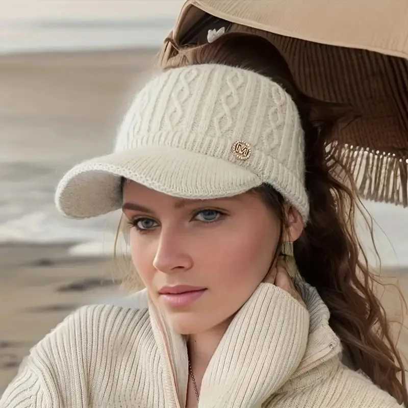 Beanie/Skull Caps Autumn and Winter Woolen Duck Tongue Cap Teenage Fashion Versatile Hat Female Leakage Ponytail Outdoor Padded Warm Knitted Cap Q26