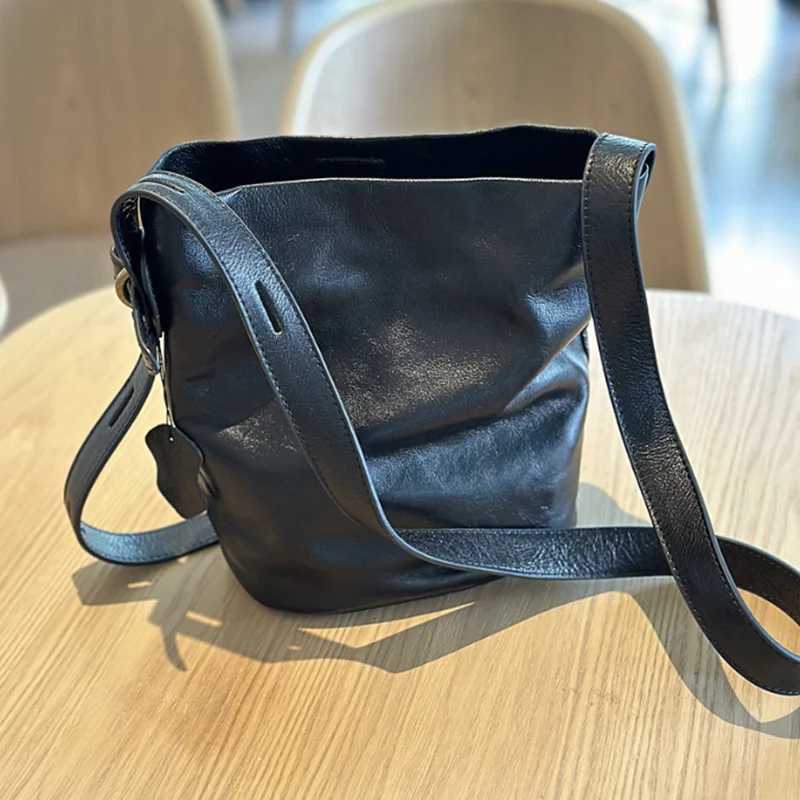 Evening Bags 2026 new Korean leather armpit bucket bag women's head layer cowhide casual shoulder crossbody bag H261016
