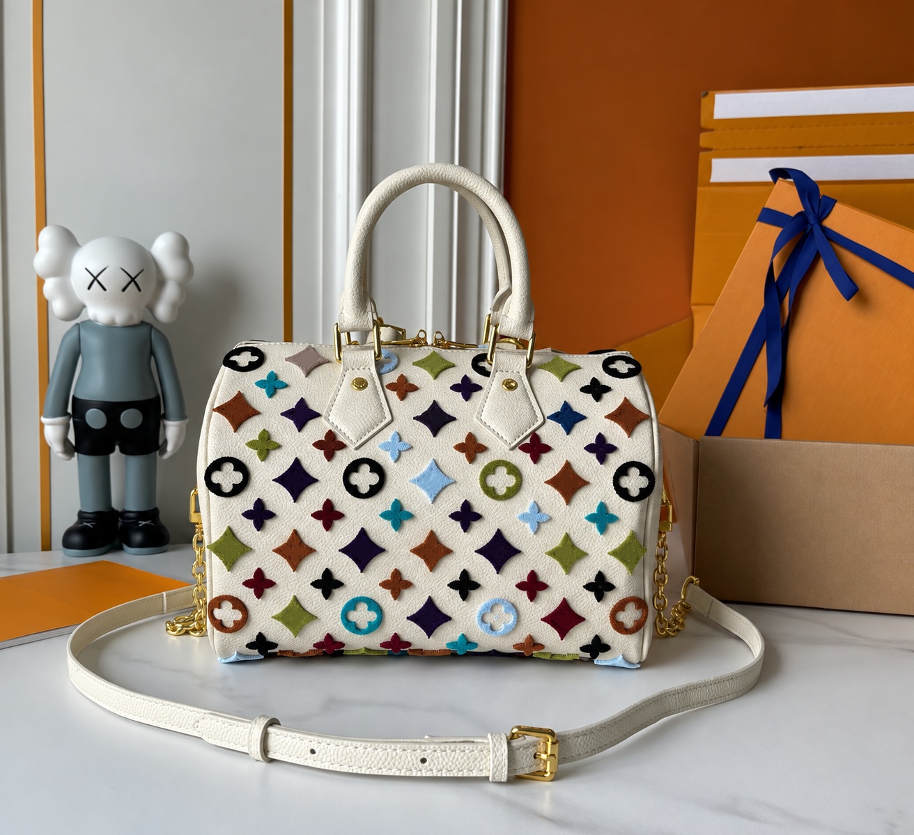 Designer Women Shoulder Bag White Embroidered Boston Bag Gold Hardware Fashion Pillow Crossbody Purse
