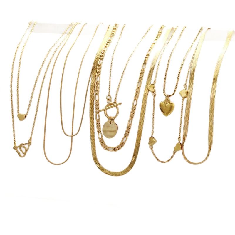 Women's Layered Necklace Set Gold Alloy Heart Pendant Multi-layer Choker Stackable Jewelry for Sweater