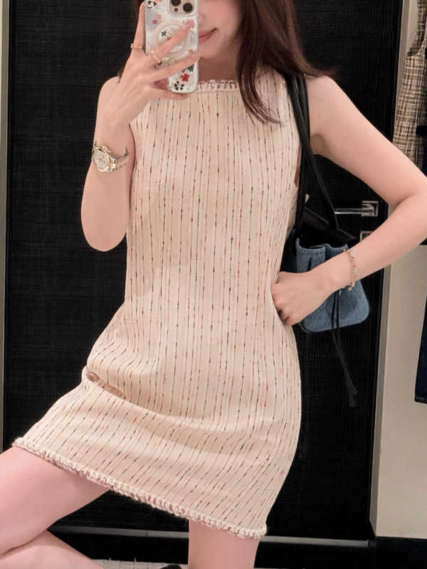 Basic & Casual Dresses Designer autumn new lightweight, sleeveless dress featuring high-quality tweed fabric and simple, elegant design