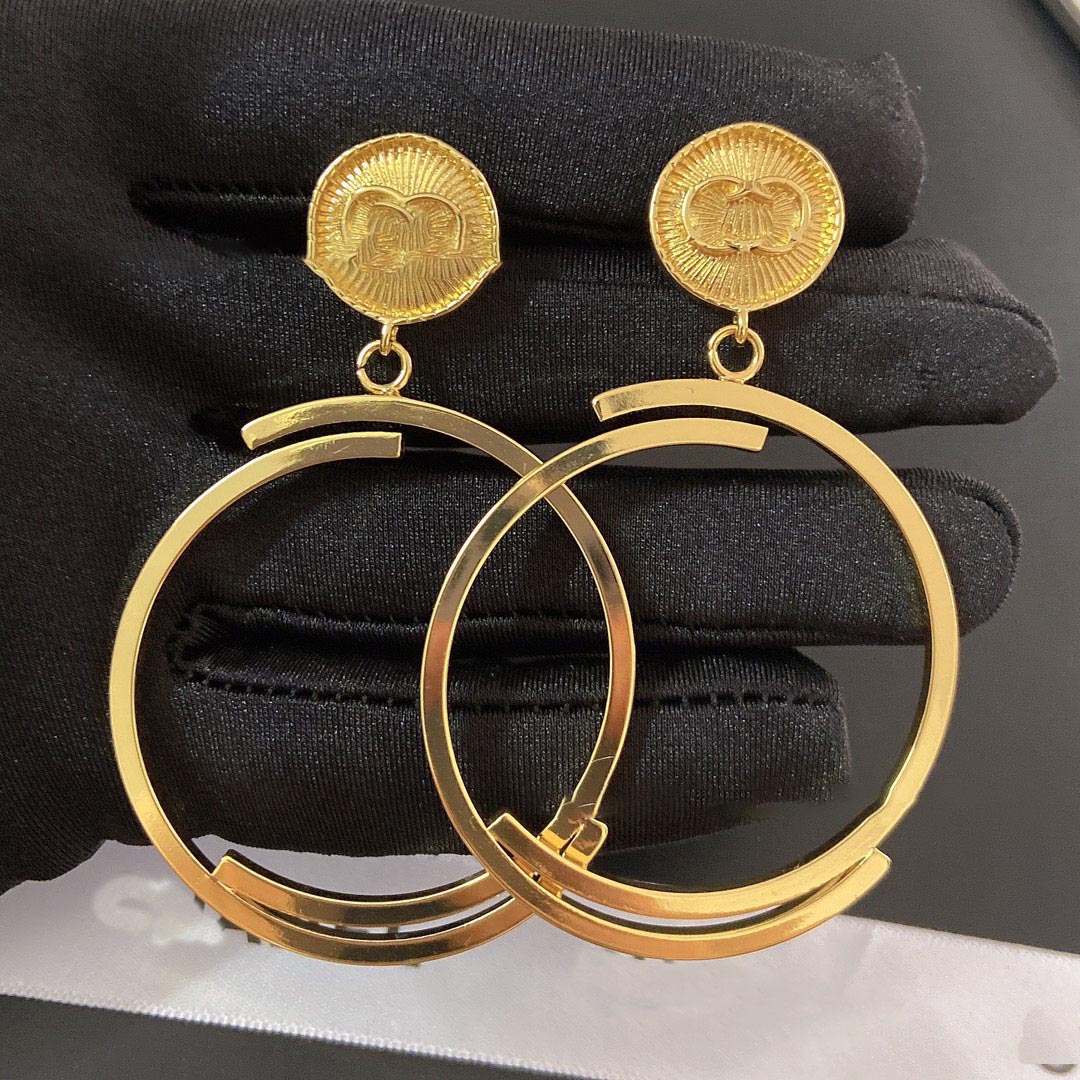 2026 Designer Party Large Earrings Fashion Jewelry Studs Women's Earrings Korean-Japanese Hip-Hop Rock Style Accessories 8888
